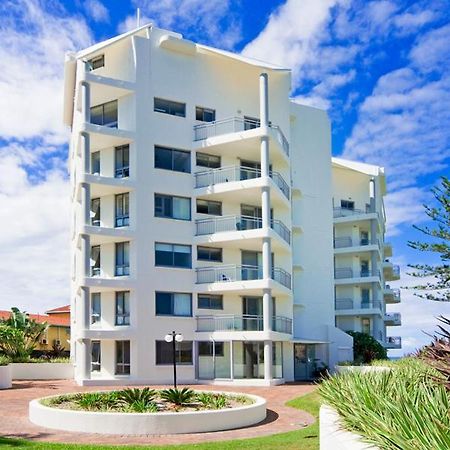 Oceanside Resort - Absolute Beachfront Apartments Голд-Кост Экстерьер фото