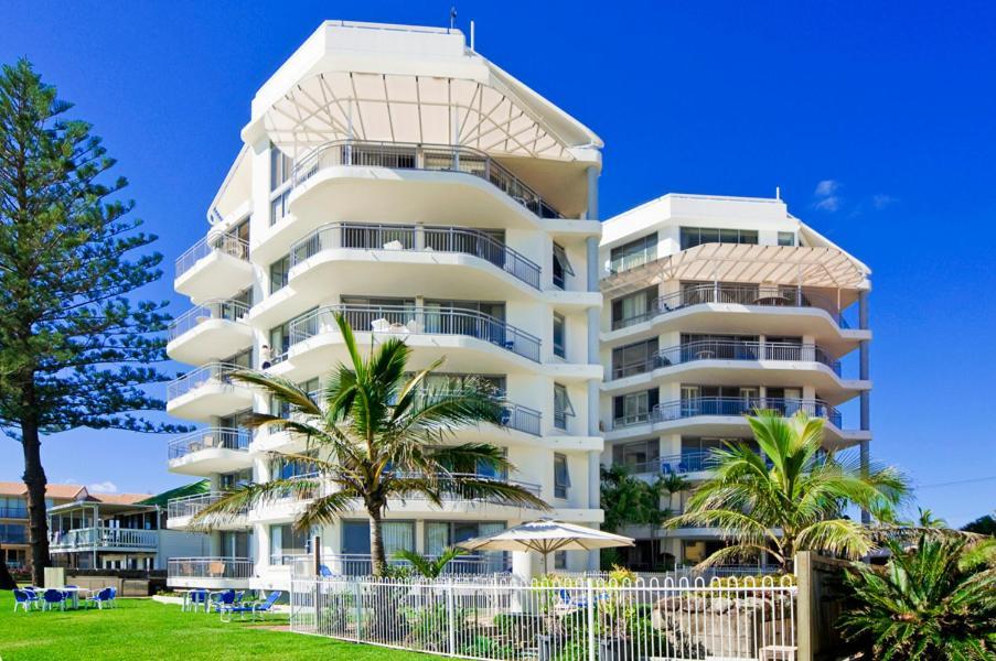 Oceanside Resort - Absolute Beachfront Apartments Голд-Кост Экстерьер фото