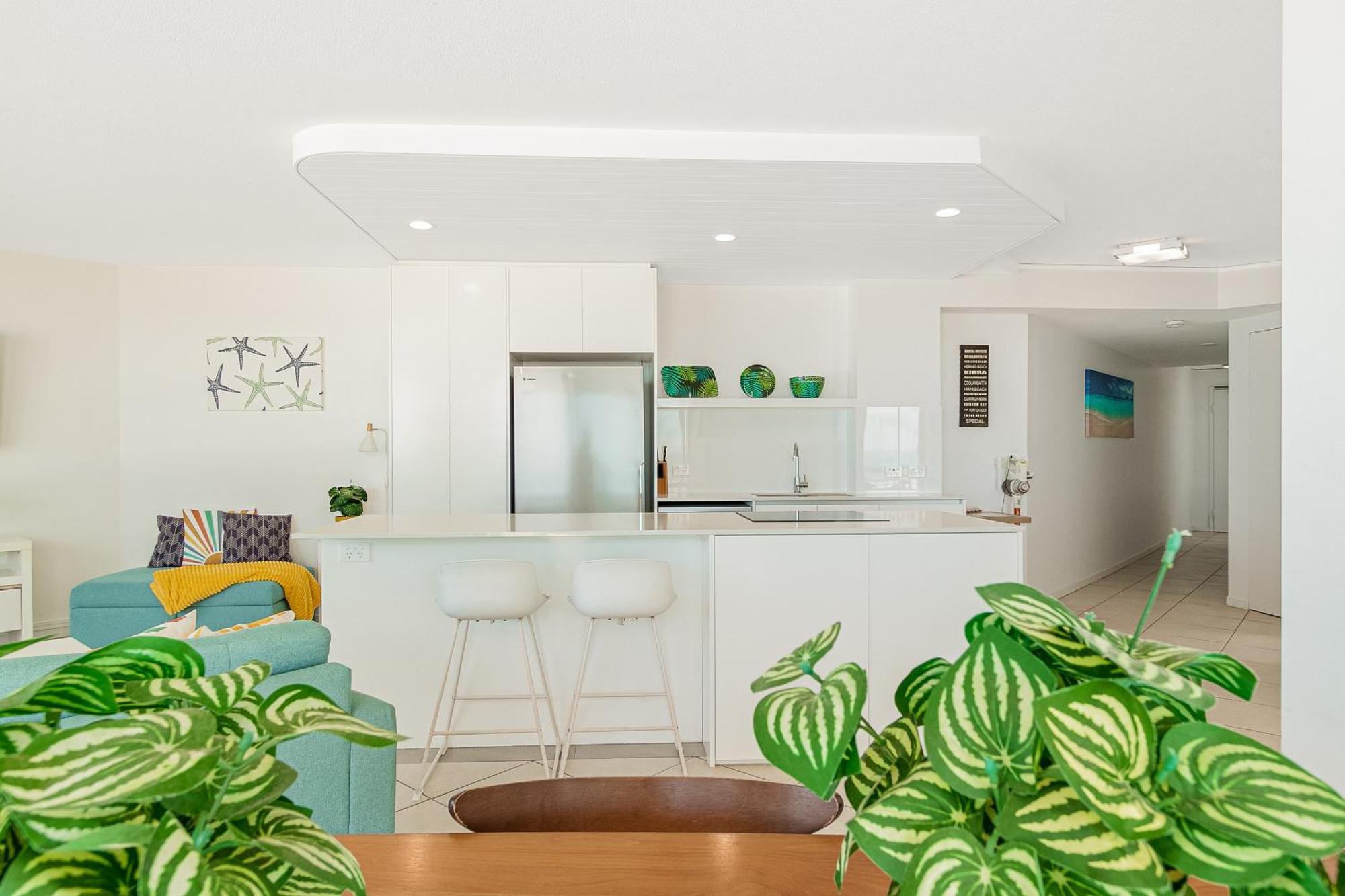 Oceanside Resort - Absolute Beachfront Apartments Голд-Кост Экстерьер фото