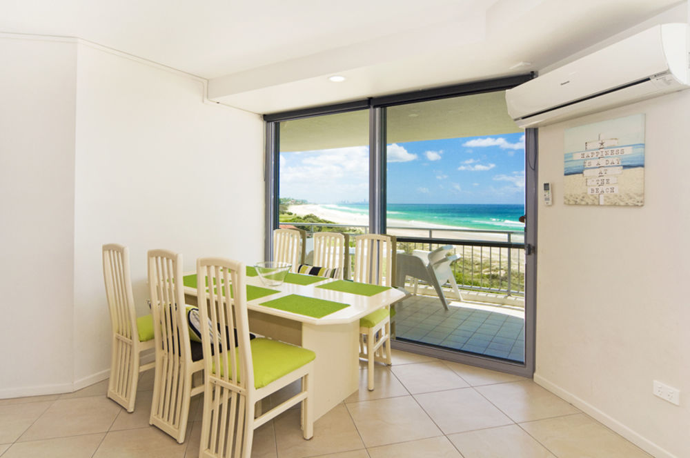Oceanside Resort - Absolute Beachfront Apartments Голд-Кост Экстерьер фото