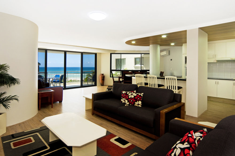 Oceanside Resort - Absolute Beachfront Apartments Голд-Кост Экстерьер фото